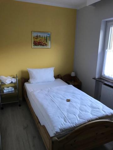 Wonsheim Hotel Zum Ochsen מראה חיצוני תמונה